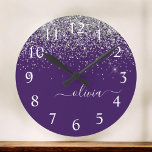 Lila Silver Glitter Girly Glam Monogram  Stor Klocka<br><div class="desc">Lila och Silver Gnistra Glitter Brushed Script Monogram Namn Clock. Det gör perfekten söt 16-årsjubileum,  bröllop,  möhippa,  årsdag,  babydusch eller bachelorette-fest för någon som glam lyxen och chic stilar i kärlek.</div>
