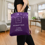 Lila silver glitter logotyp skönhetsalong tygkasse<br><div class="desc">En snyggt lila bakgrund som dekoreras med faux silver glitter damm. Anpassa och lägg till din affärsinformation,  företagsinformation,  logotyp,  namn och kontaktinformation.</div>