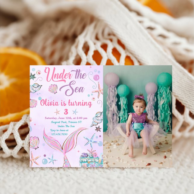 Lila Sjöjungfru under Havsdagfoto Inbjudningar (Skapare uppladdad)