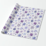 Lila snöflingor mönster presentpapper<br><div class="desc">Modern lila snowflake mönster-julinslagning papper.</div>