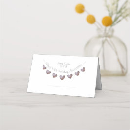 Lila som buntar alla bröllop-jubileumskort placeringskort