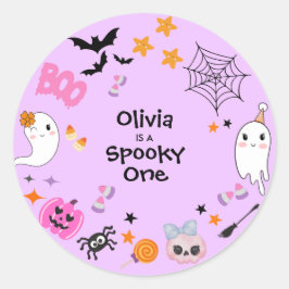 Lila Spooky One Cute Halloween 1:a födelsedagen Runt Klistermärke