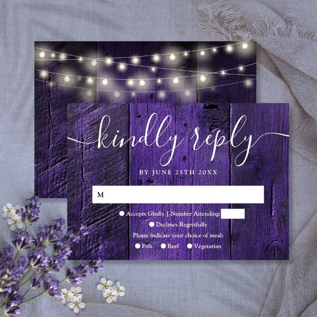 Lila String Ljus Rustic Wood Westernare Bröllop OSA Kort (Purple String Lights Rustic Wood Western Wedding RSVP Card)