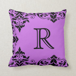 Lila & Svart Monogram Damastkudde Kudde