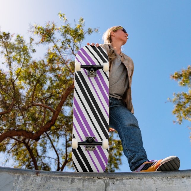 Lila Svart Vit Randigt Mönster Design  Mini Skateboard Bräda 18,5 Cm (Utomhus 1)