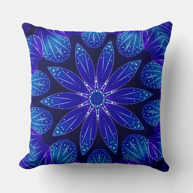 Lila & Teal Petals Mandala Kudde (Framsida)