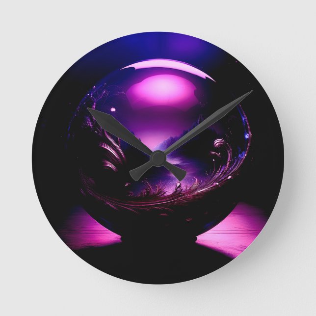 Lila transparent lobe med bergslandskap rund klocka (Framsida)