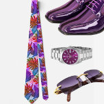 Lila Tropical Hawaiian mönster Slips<br><div class="desc">Den hawaiiske tryckbilen manar visar på en häpnadsväckande illustration av tropiska löv i en fängslande skugga. Den här unika kombinationen mellan färg tillför en aning intriger och sofistikering till sliten, skapar den som ett utmärkt tillbehör för alla tillfälle. Fredskuggan, med sina djupa och rik blåa, grönt och färgnyanser, skapar en...</div>