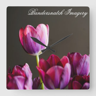 Lila Tulip Square Clock Fyrkantig Klocka