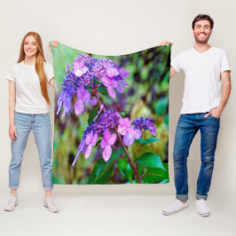 Lila Twist och Shout Hydrangea Flower Fleecefilt