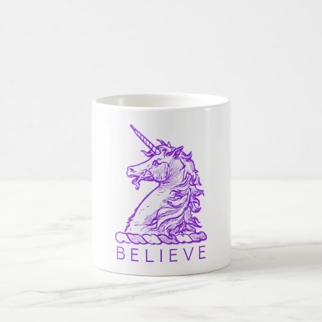 Lila Unicorn Magic Quote Tro eller Namn Kaffemugg (Center)