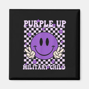 Lila upp för militära barn i groovy Militärt barn Magnet