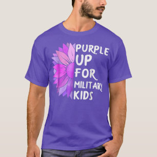 Lila upp militära militära militärbaser för solros t shirt