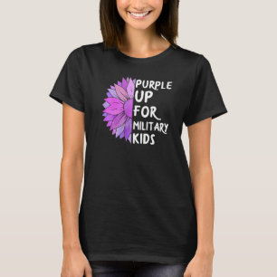 Lila upp militära militära militärbaser för solros t shirt