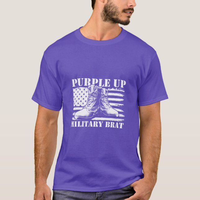 Lila upp militära militärburna barn - månatliga ba t shirt (Framsida)