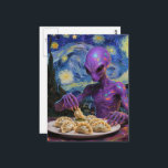 Lila utomjording äter Perogies Vykort<br><div class="desc">En utomjording äter perogies i en Van Gogh natt scifi fantasy AI-genererad konst</div>