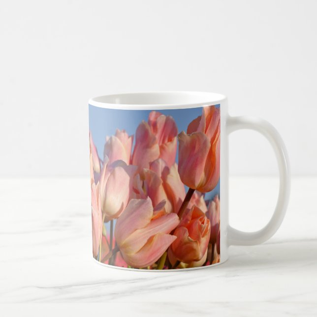 Lila vår tulpaner kaffemugg (Höger)