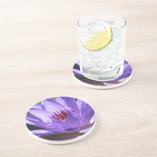 Lila Vatten Lily Underlägg (Sidan)