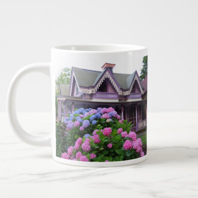 Lila Victorian Cottage - Martha's Vineyard Jumbo Mugg (Vänster)