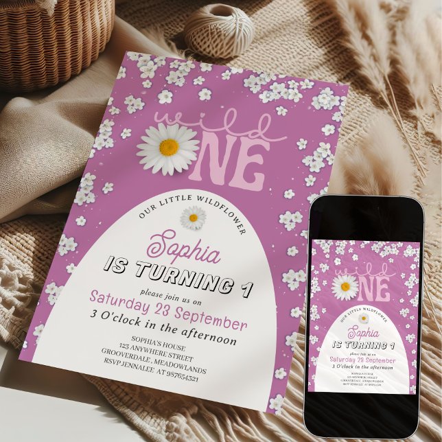 Lila Vilda En Daisy 1-års inbjudan (Skapare uppladdad)