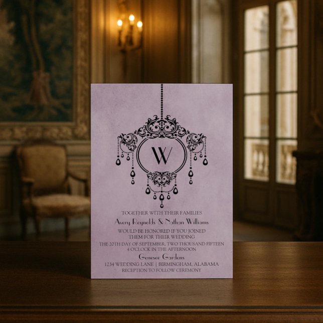 Lila Vintage Chandelier-bröllopsinbjudan Inbjudningar (Purple Vintage Chandelier Wedding Invite)