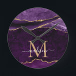 Lila Violet Guld Agate Geode Glitter Monogram Rund Klocka<br><div class="desc">Modern Glam Lila Violet Guld Glitter Gnistra Agate Geode Gemstone Elegant Feminine Monogram Script Namn Clocks</div>