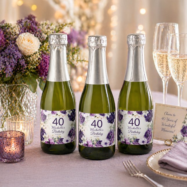 Lila Vit Blommig Glitter 40-års Födelsedag Namn (Purple floral 40th birthday party sparkling wine bottle label)