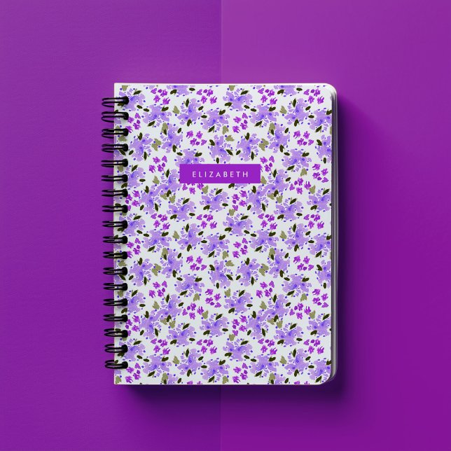 Lila Watercolor Blommigt Garden Personlig Anteckningsbok (Purple watercolor floral garden personalized notebook.)