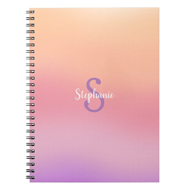 Lila Watercolor Monogram Anteckningsbok Med Spiral (Framsidan)