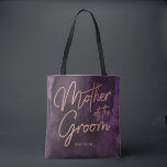Lila Watercolor Ro Guld Mor i Groom Tygkasse<br><div class="desc">Mörk Lila Watercolor & Ro Guld Faux Foil Lettering Perfekt for Fall or Winter Wedding Monogram Mor i Groom tote bags med trendig Hand Lettered Script font! ~ Kolla min butik för att se hela samlingen i bröllop med den här designen!</div>