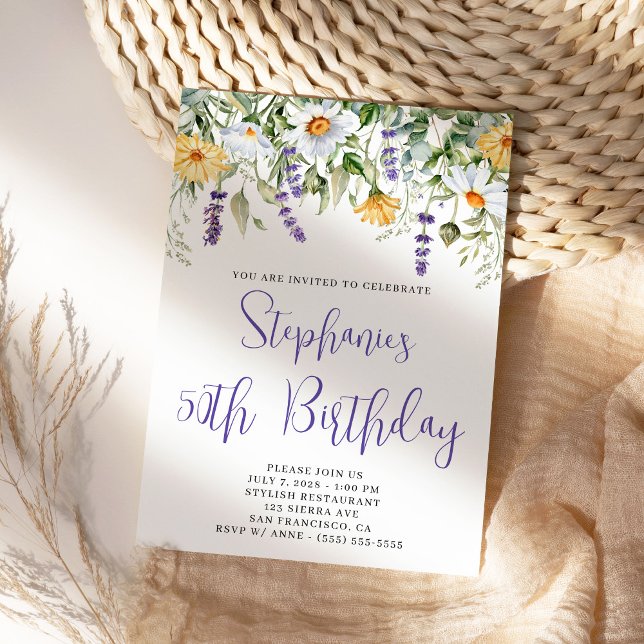 Lila Watercolor Wildblommor Birthday Inbjudningar (Lavender purple floral birthday invitation.)