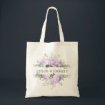 Lila White Blommigt Bröllop Tote Bag Tygkasse<br><div class="desc">Bröllop parets namn är omgivet av de övre och grund gräns av vita vattenblommor och lila ro. Det finns en mängd olika löv och grenar som ge är en mycket modern och chic vision. Det här objektet är en del av Violette-samlingen. Jag har mallar som du kan använda att skapa...</div>