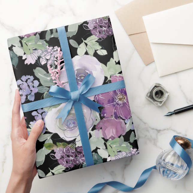 Lila White Blommigt Ro Black Background Presentpapper (Gifting)