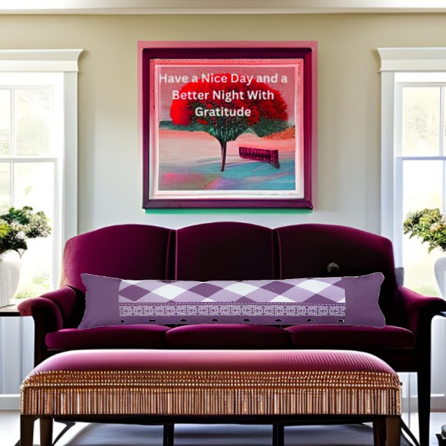 Lila White Checkad Polka Dot Blommigt Damask Art Kroppskudde (Skapare uppladdad)