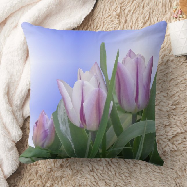 Lila White Tulips Dekorativ kudde (Filt)