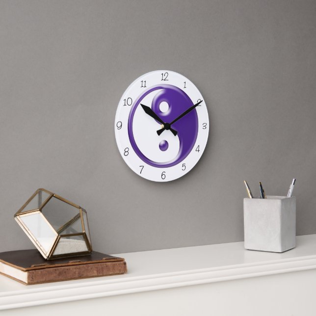 Lila Yin Yang Round Clock Rund Klocka (Kontor)