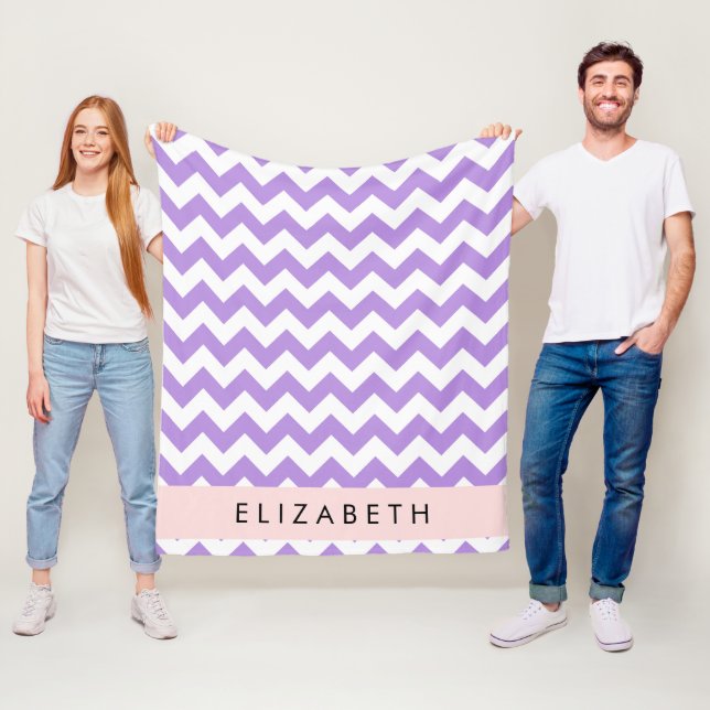 Lila Zigzag, Lila Chevron, ditt namn Fleecefilt (På plats)