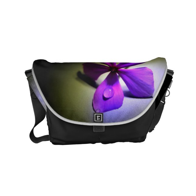 Lilablomma Messenger Bag (Framsidan)