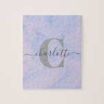 Lilac Lavender Marble Elegant Monogram Namn Pussel<br><div class="desc">Upplev en uppmjukande aktivitet med det här personligens monogrampussel, som har en mjuk bakgrund med pastellfärgerna i blå och lila nyanser. Det här charmerande pusslet är anpassat med ditt namn och din ursprungliga version, och skapar det som en unik gåva till vänner, familj eller dig själv. Perfekt för pusslentusiaster och...</div>