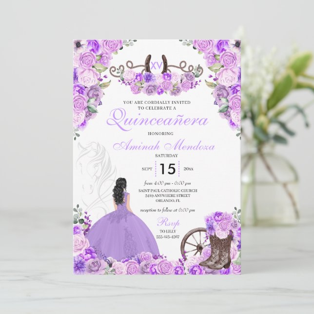 Lilac Lila Charra Blommigt Boots Quinceañera Inbjudningar (Stående Fram)
