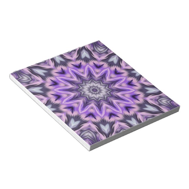 Lilac lila mandala anteckningsblock (Vinklad)