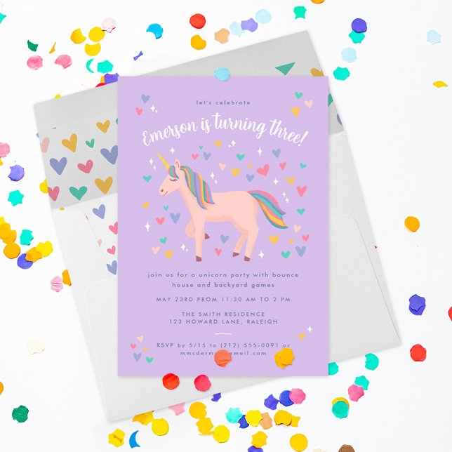 Lilac Lila Pastel Rainbow Unicorn Födelsedagsfest Inbjudningar (a pretty pink unicorn with hearts and stars invites friends to a magical party on this purple invite)