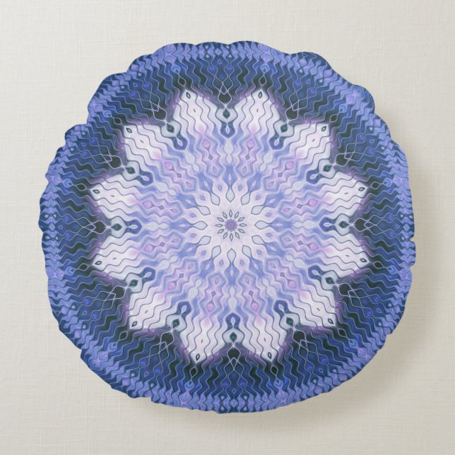 Lilac Lotus Dreaming Mandala Round Pillow Rund Kudde (Framsidan)