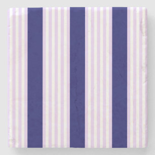 Lilac och vit rand mönster med marinblå marinblå m stenunderlägg