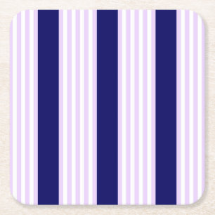 Lilac och vit rand mönster med marinblå marinblå m underlägg papper kvadrat