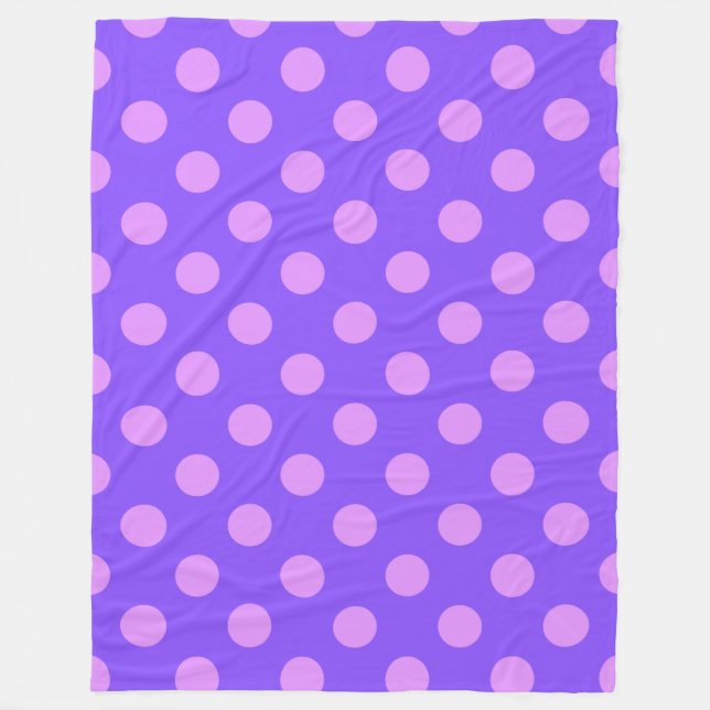Lilac polka dots på periwinkle fleecefilt (Framsidan)