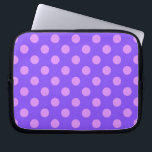 Lilac polka dots på periwinkle laptop fodral<br><div class="desc">Lilac polka dots på periwinkle</div>