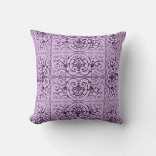 Lilac scrollwork mönster kudde