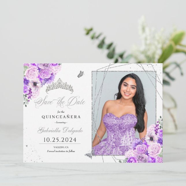 Lilac Silver fotokort Quinceañera Spara datum Inbjudningar (Stående Fram)