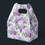 Lilacs Skriv ut Party Treat Box Presentaskar<br><div class="desc">Parti-rutan visas med en blommigt i liladen. Anpassa det här objektet eller köp som det är. Tips! Lägg till dina underbara behandlingar och lägg till lite festligt band. Licensierad bild</div>